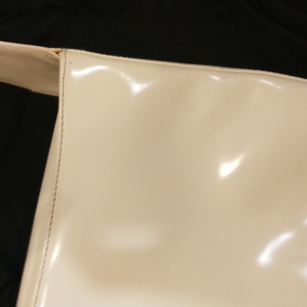 Authentic Gucci (Mini) - Picture 10 of 16